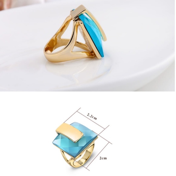 Swarovski Crystal Gold Coctail Statement Ring - Picture 3 of 8